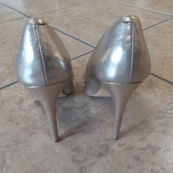 Steve Madden Penda Gold Leather Pointed Toe Pump Heels 9.5 - Picture 3 of 6
